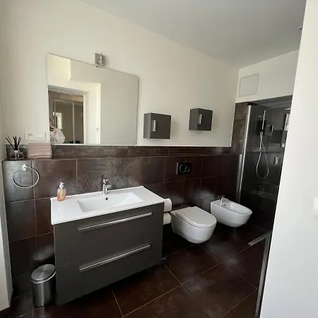 Onlysaintg - Bernadette Spacious 4 Bedrooms Great Views, 120 M2 Only 500m From The Centre And Lift Great Year Round 아파트