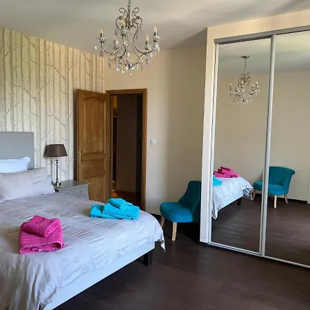 Apartment Bernadette: Spacious 4-bedroom With Great Views Near Center And Lift Saint-Gervais-les-Bains